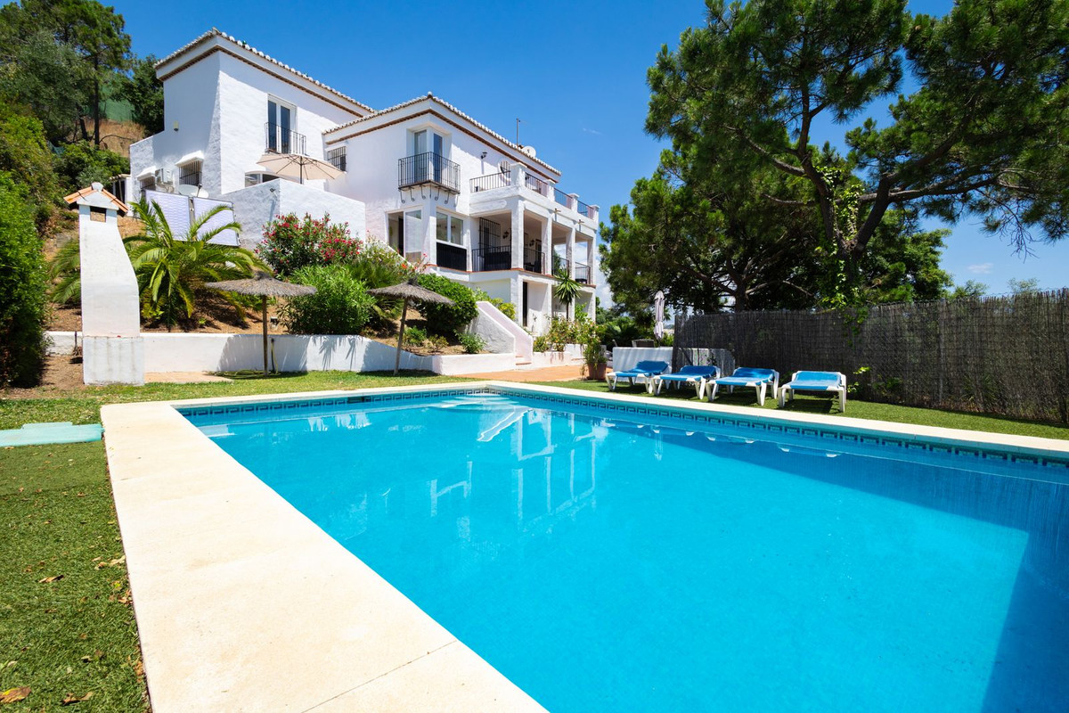 3 Bed Townhouse for sale in Estepona Costa Del Sol, Málaga, Spain