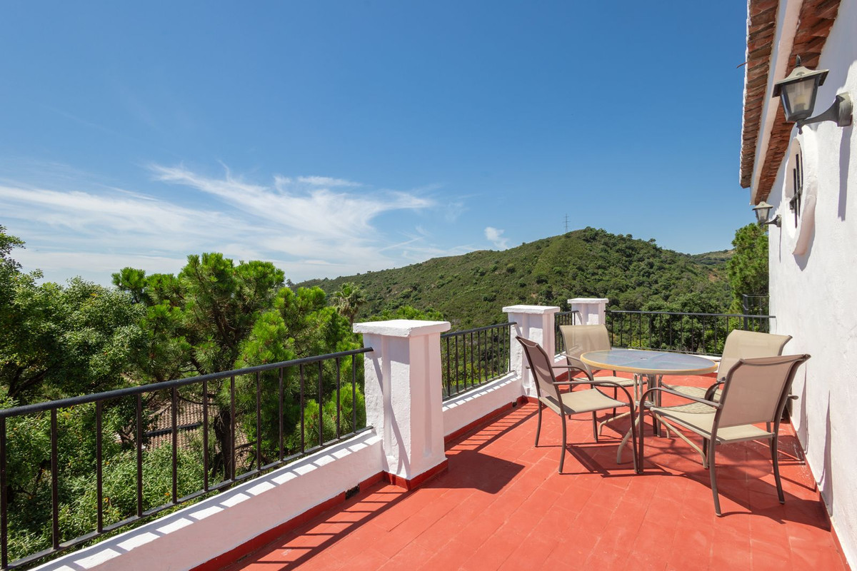 3 Bed Townhouse for sale in Estepona Costa Del Sol, Málaga, Spain