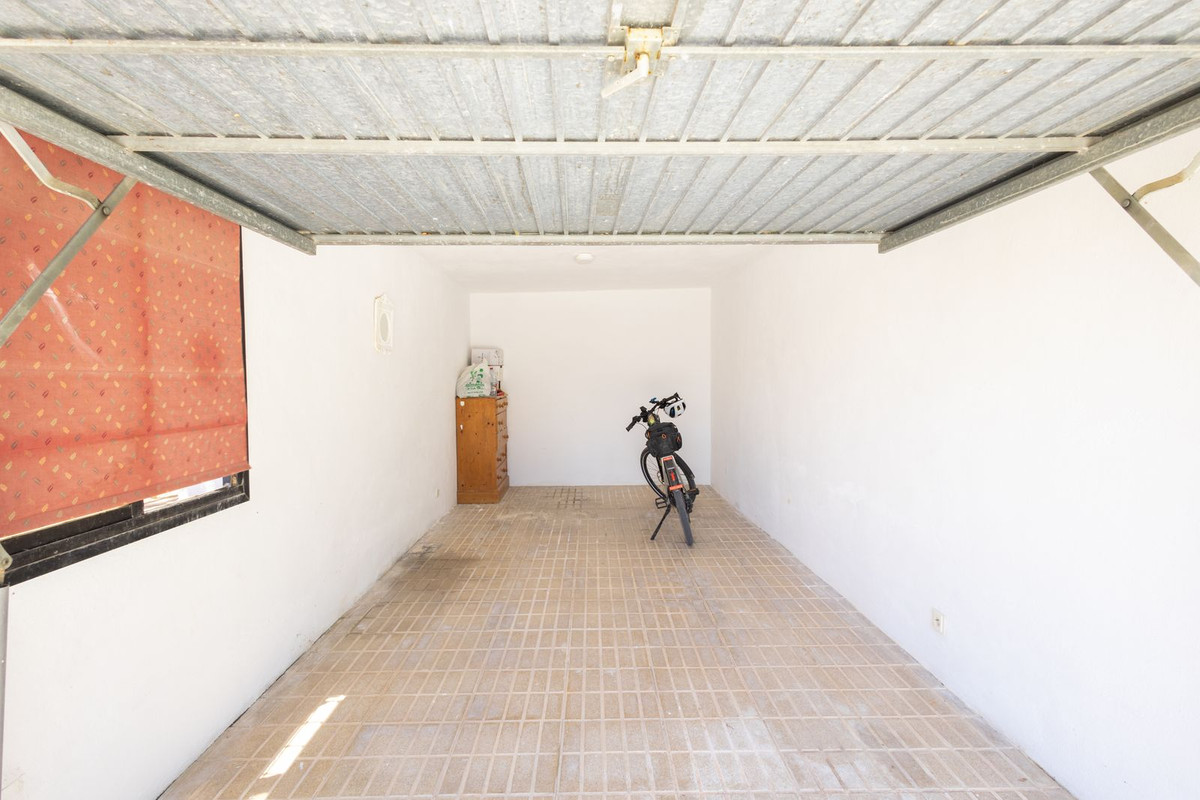 3 Bed Townhouse for sale in Estepona Costa Del Sol, Málaga, Spain