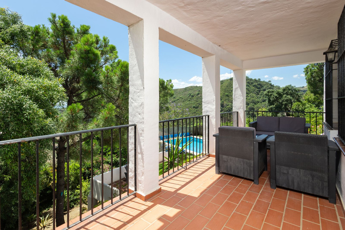 3 Bed Townhouse for sale in Estepona Costa Del Sol, Málaga, Spain