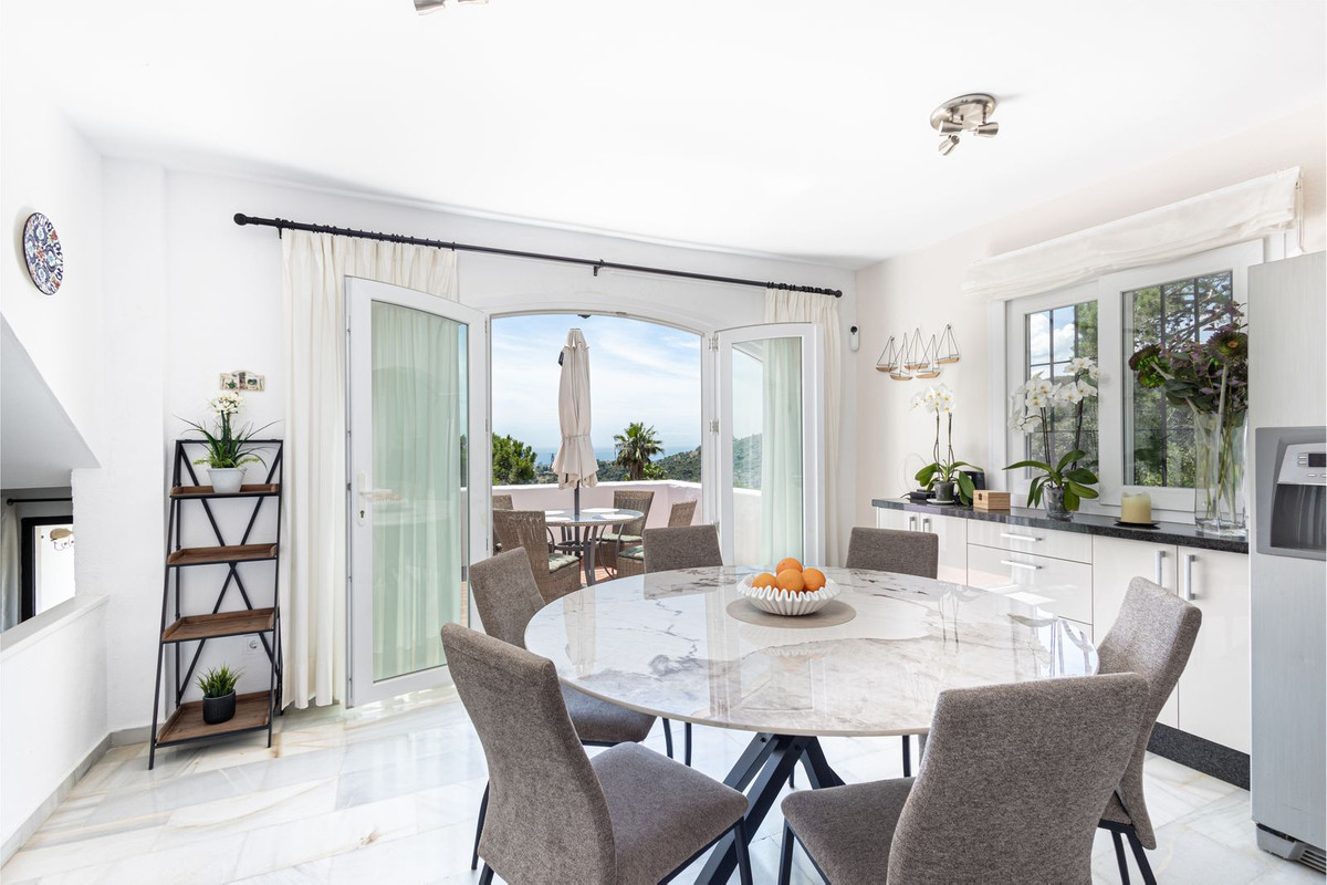 3 Bed Townhouse for sale in Estepona Costa Del Sol, Málaga, Spain
