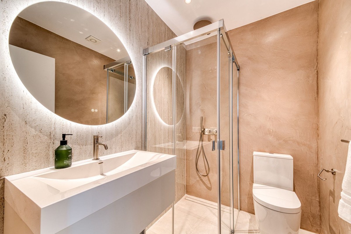 4 Bed Townhouse for sale in Benahavís Costa Del Sol, Málaga, Spain