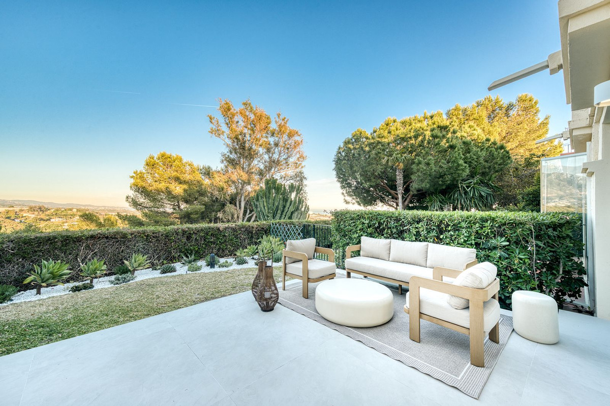 4 Bed Townhouse for sale in Benahavís Costa Del Sol, Málaga, Spain