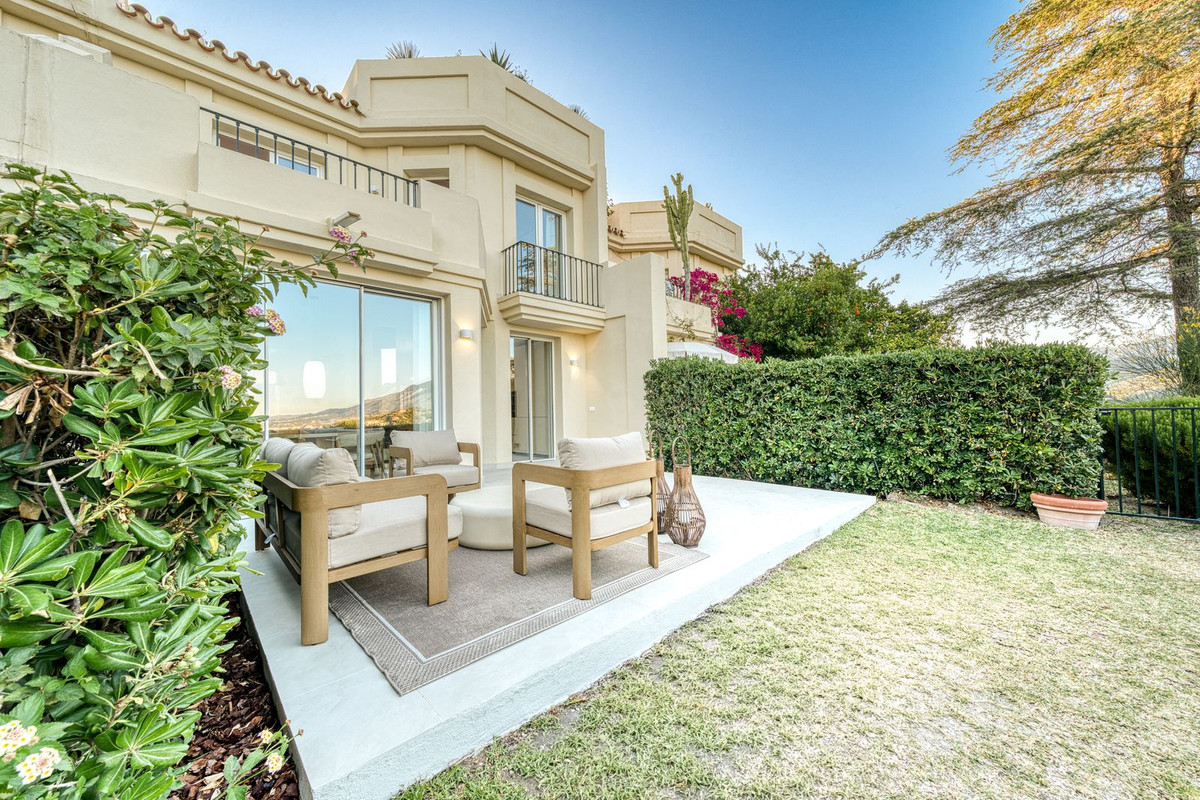 4 Bed Townhouse for sale in Benahavís Costa Del Sol, Málaga, Spain