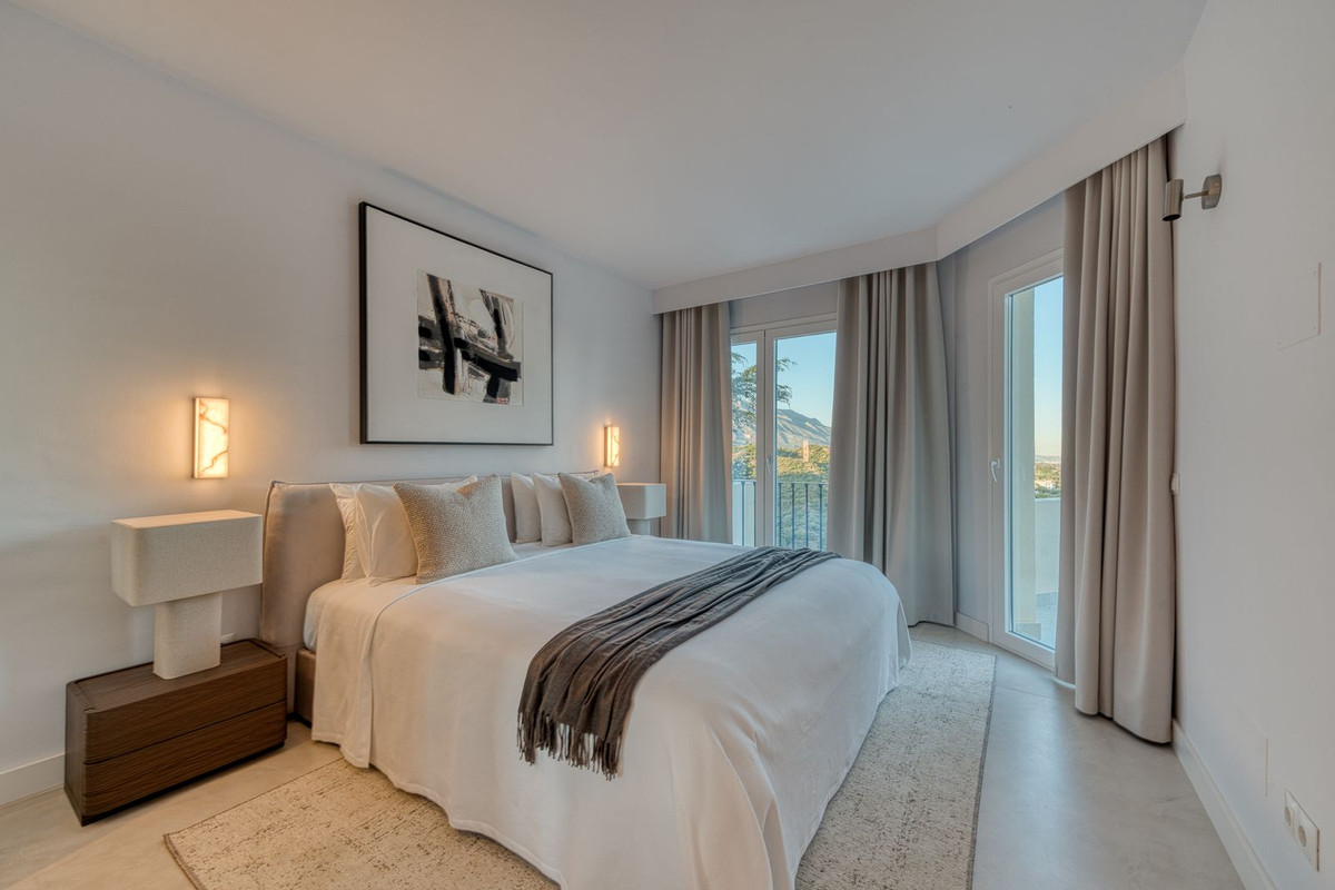 4 Bed Townhouse for sale in Benahavís Costa Del Sol, Málaga, Spain