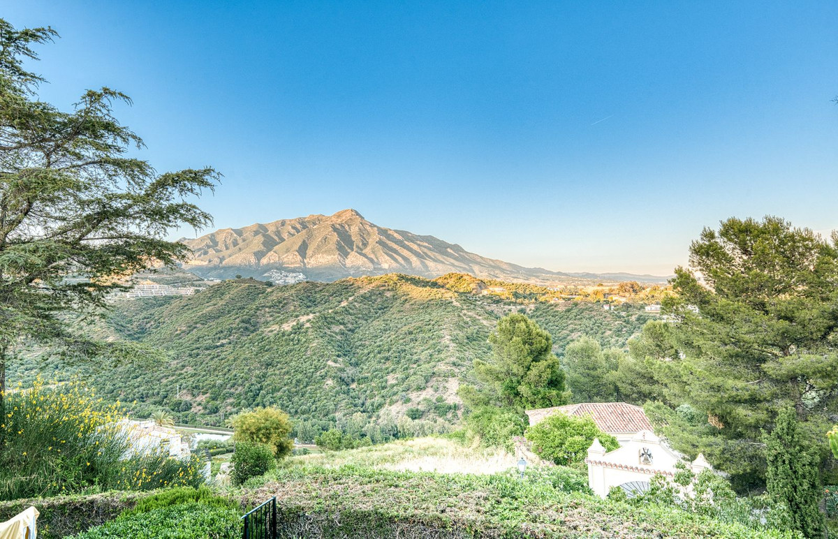 4 Bed Townhouse for sale in Benahavís Costa Del Sol, Málaga, Spain