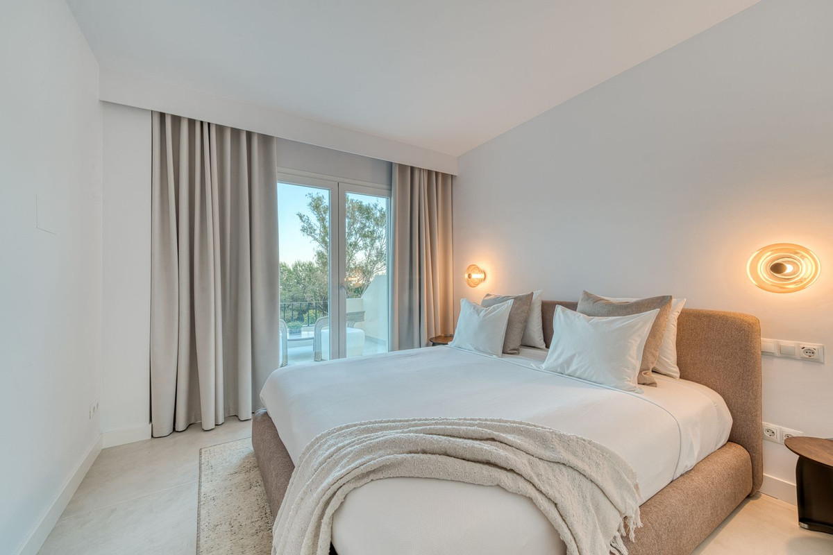 4 Bed Townhouse for sale in Benahavís Costa Del Sol, Málaga, Spain