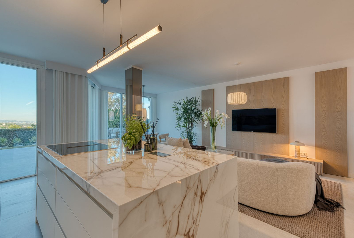 4 Bed Townhouse for sale in Benahavís Costa Del Sol, Málaga, Spain