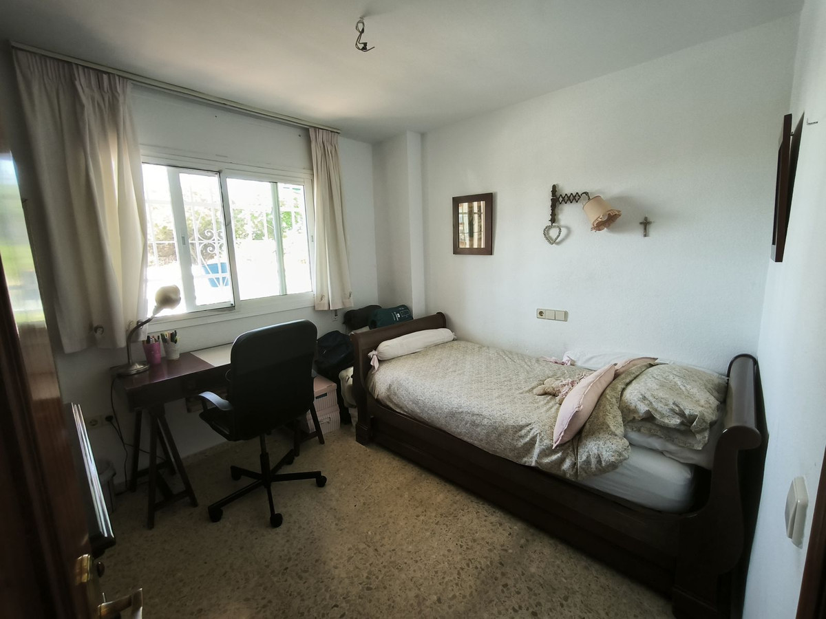 3 Bed Apartment for sale in Fuengirola Costa Del Sol, Málaga, Spain