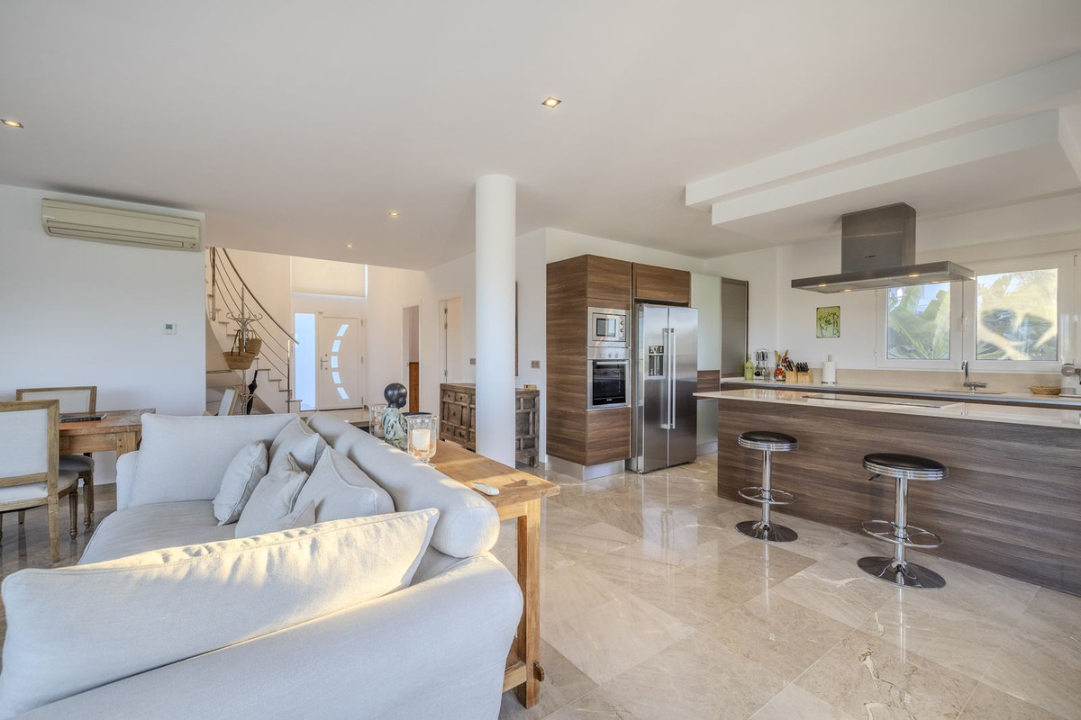 Se vende Villa - Chalet de 5 dormitorios en Costa Blanca, Alicante, España
