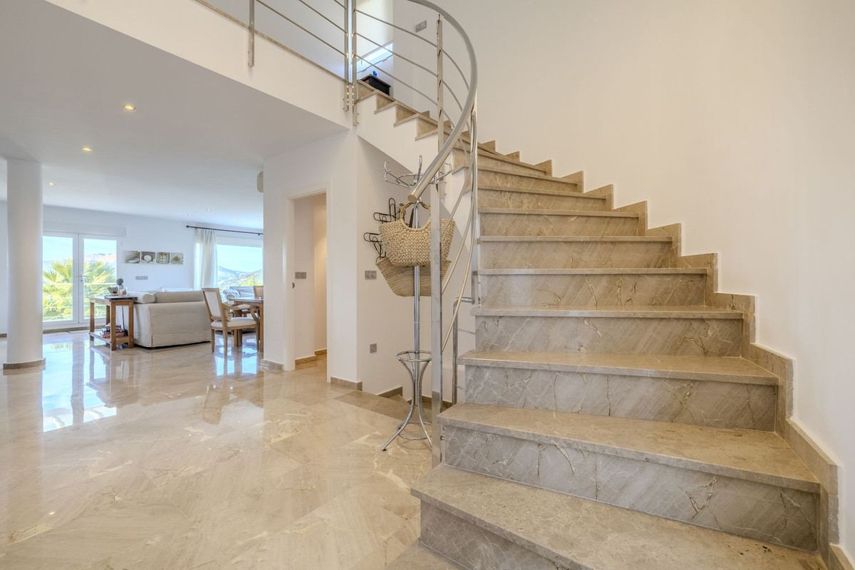 Se vende Villa - Chalet de 5 dormitorios en Costa Blanca, Alicante, España