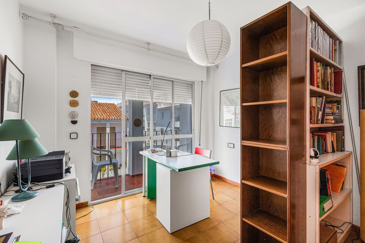 6 Bed Apartment for sale in Estepona Costa Del Sol, Málaga, Spain
