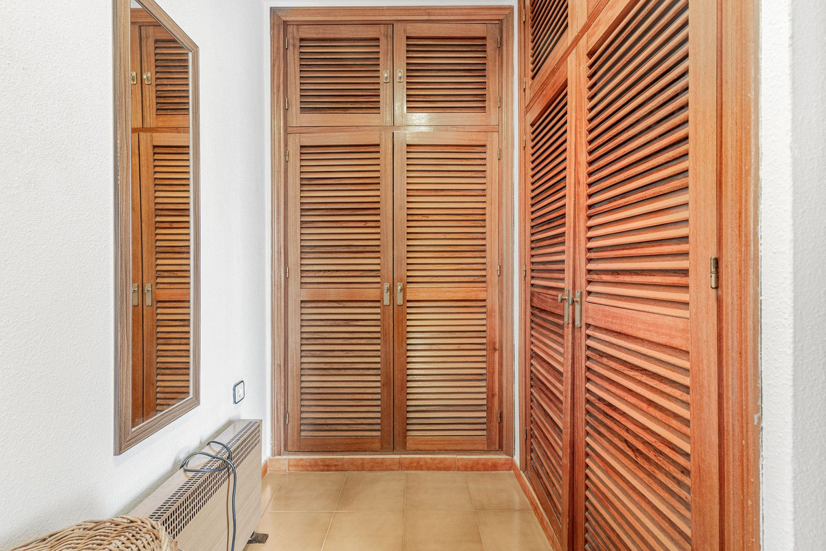 6 Bed Apartment for sale in Estepona Costa Del Sol, Málaga, Spain