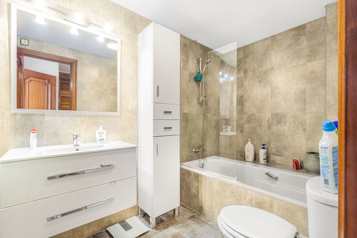 6 Bed Apartment for sale in Estepona Costa Del Sol, Málaga, Spain