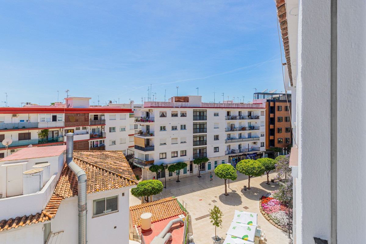 6 Bed Apartment for sale in Estepona Costa Del Sol, Málaga, Spain