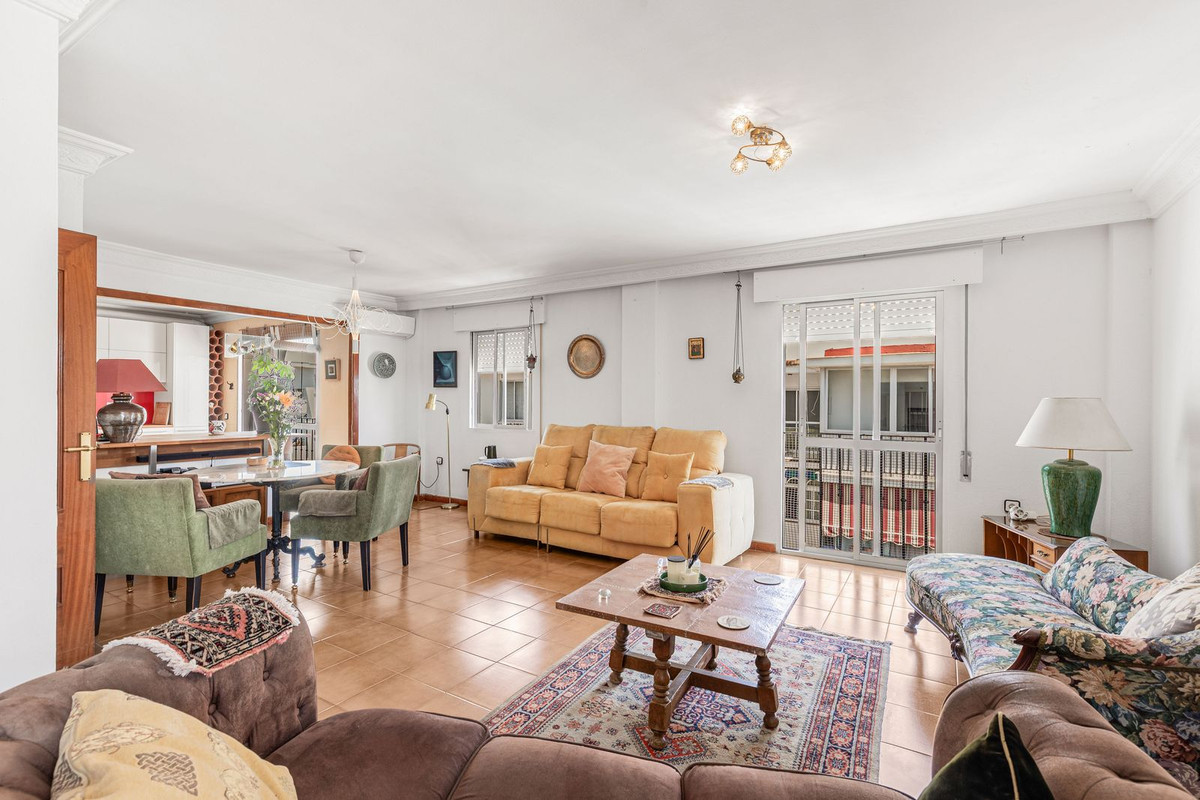 6 Bed Apartment for sale in Estepona Costa Del Sol, Málaga, Spain