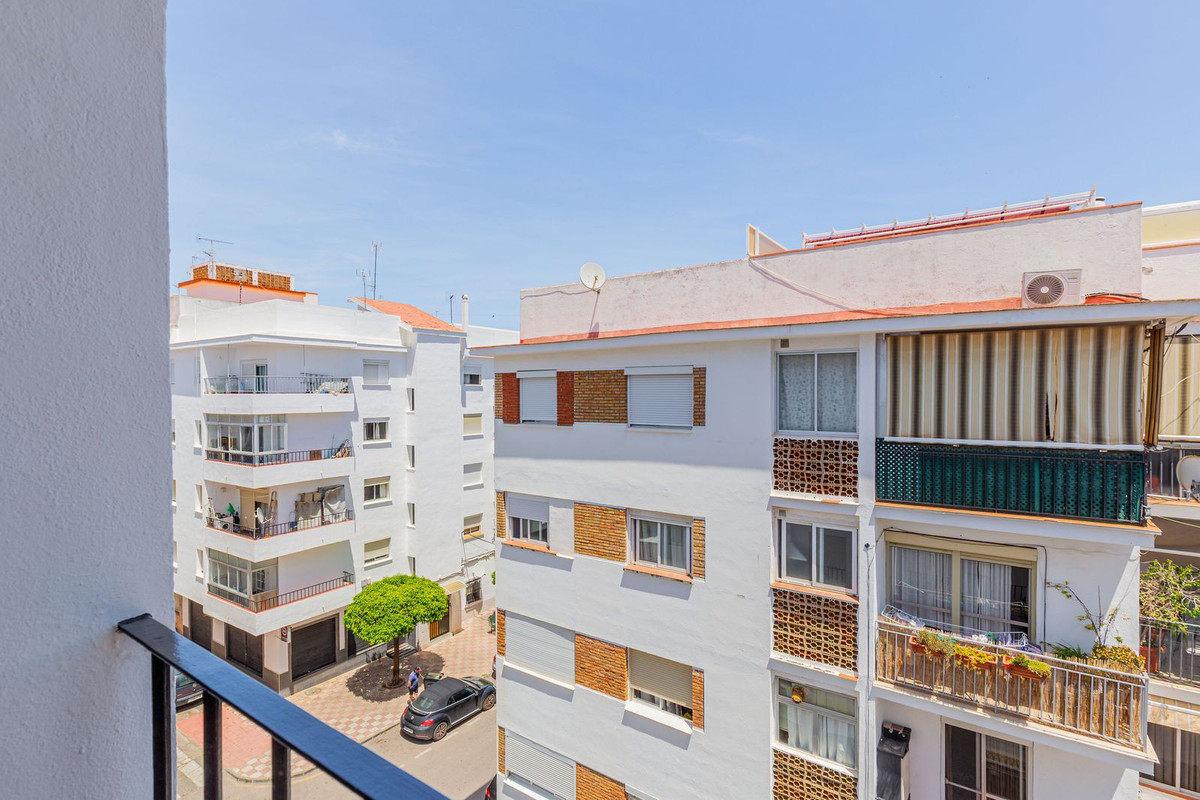 6 Bed Apartment for sale in Estepona Costa Del Sol, Málaga, Spain