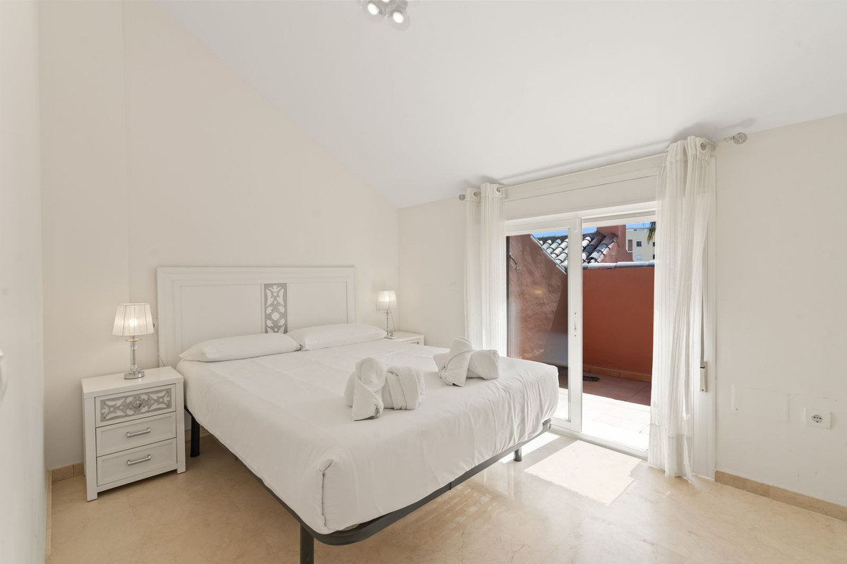 3 Bed Apartment for sale in Estepona Costa Del Sol, Málaga, Spain