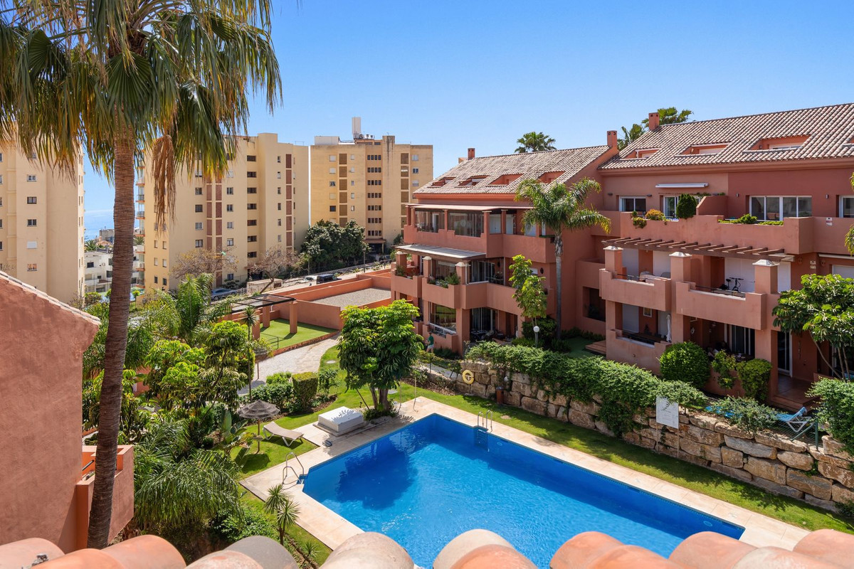 3 Bed Apartment for sale in Estepona Costa Del Sol, Málaga, Spain