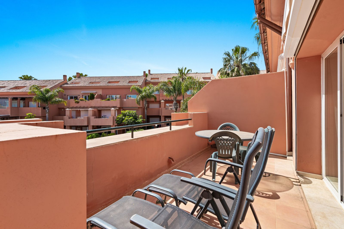 3 Bed Apartment for sale in Estepona Costa Del Sol, Málaga, Spain