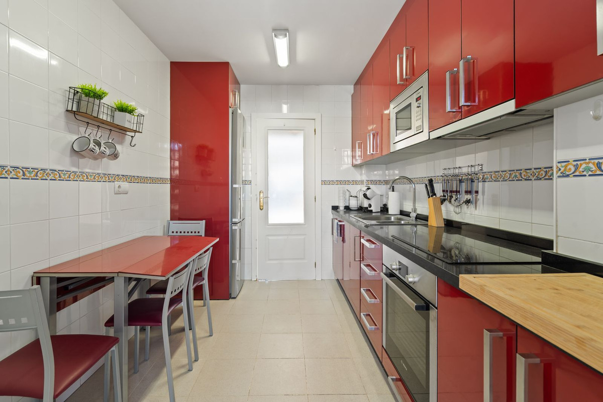 3 Bed Apartment for sale in Estepona Costa Del Sol, Málaga, Spain