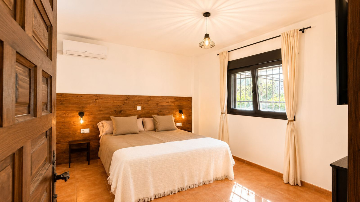Se vende Finca - Cortijo de 7 dormitorios en Costa Del Sol, Málaga, España