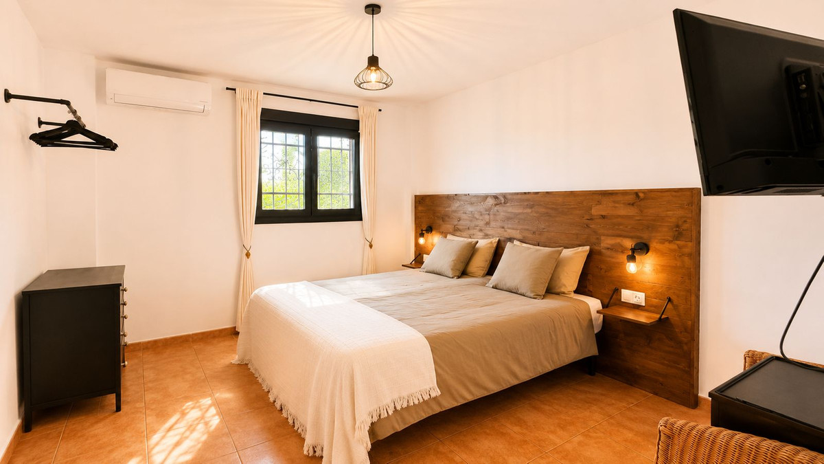 Se vende Finca - Cortijo de 7 dormitorios en Costa Del Sol, Málaga, España