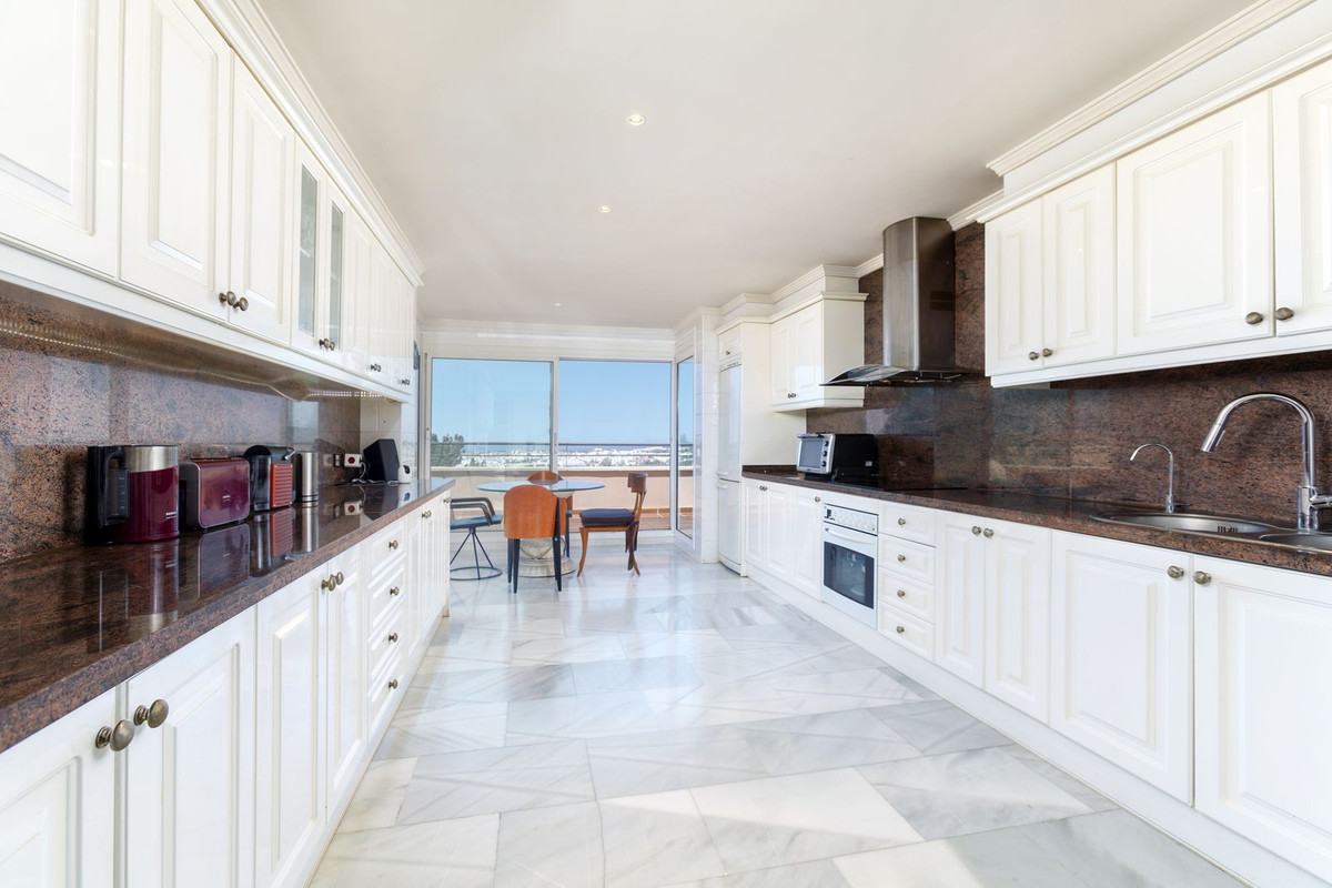 3 Bed Apartment for sale in Nueva Andalucía Costa Del Sol, Málaga, Spain