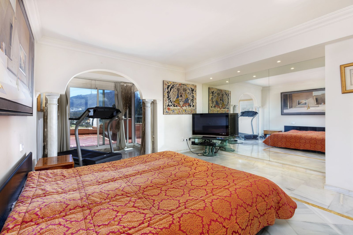 3 Bed Apartment for sale in Nueva Andalucía Costa Del Sol, Málaga, Spain
