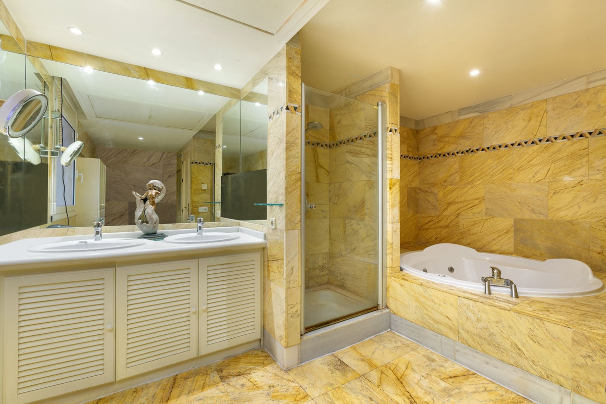 3 Bed Apartment for sale in Nueva Andalucía Costa Del Sol, Málaga, Spain