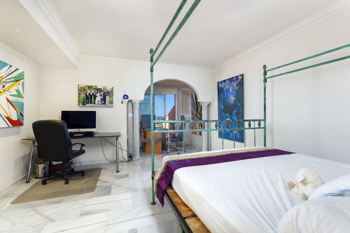 3 Bed Apartment for sale in Nueva Andalucía Costa Del Sol, Málaga, Spain