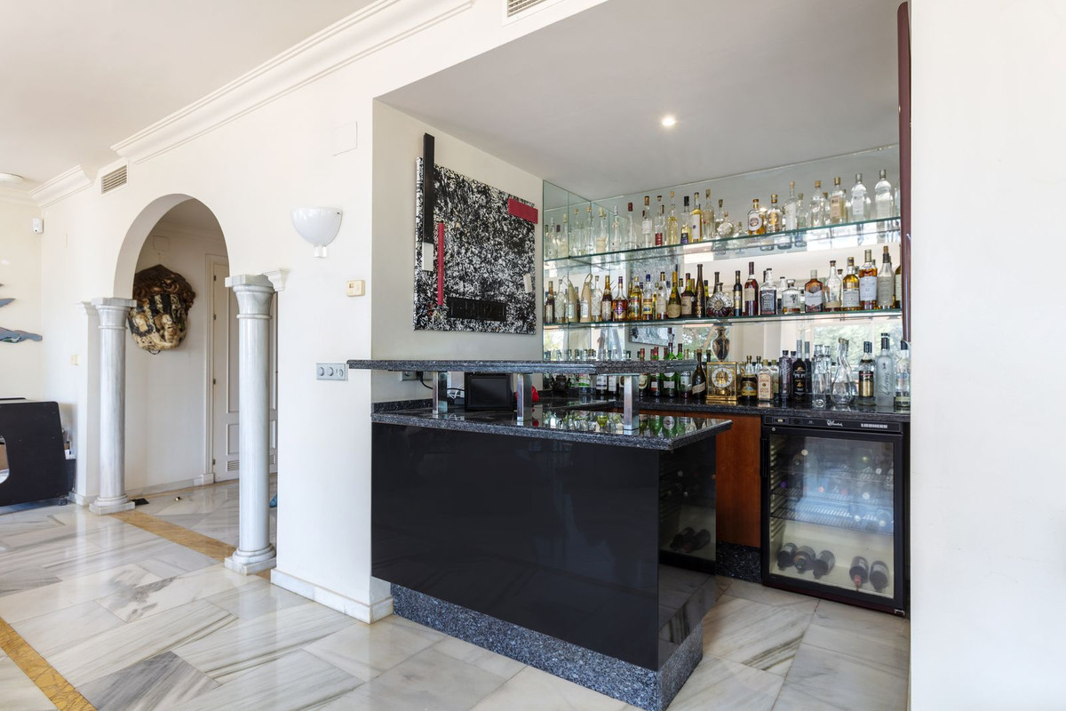 3 Bed Apartment for sale in Nueva Andalucía Costa Del Sol, Málaga, Spain