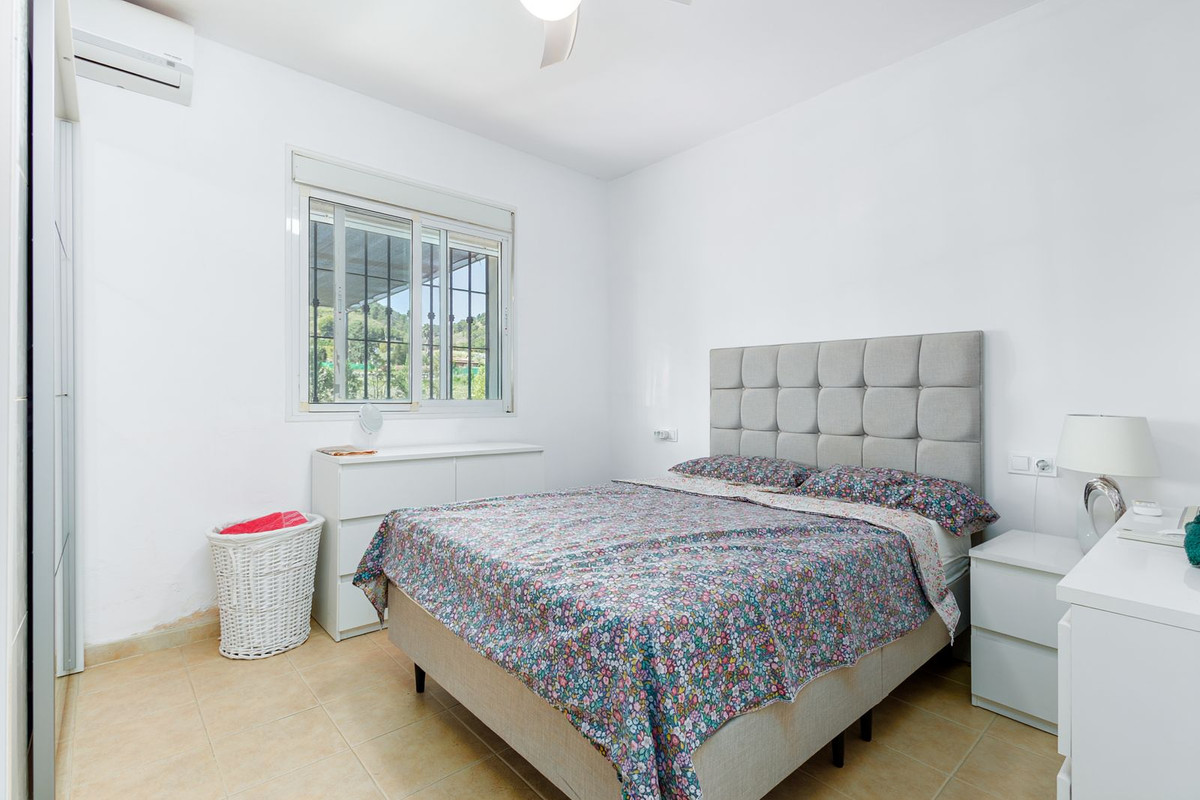 6 Bed Townhouse for sale in Coín Costa Del Sol, Málaga, Spain