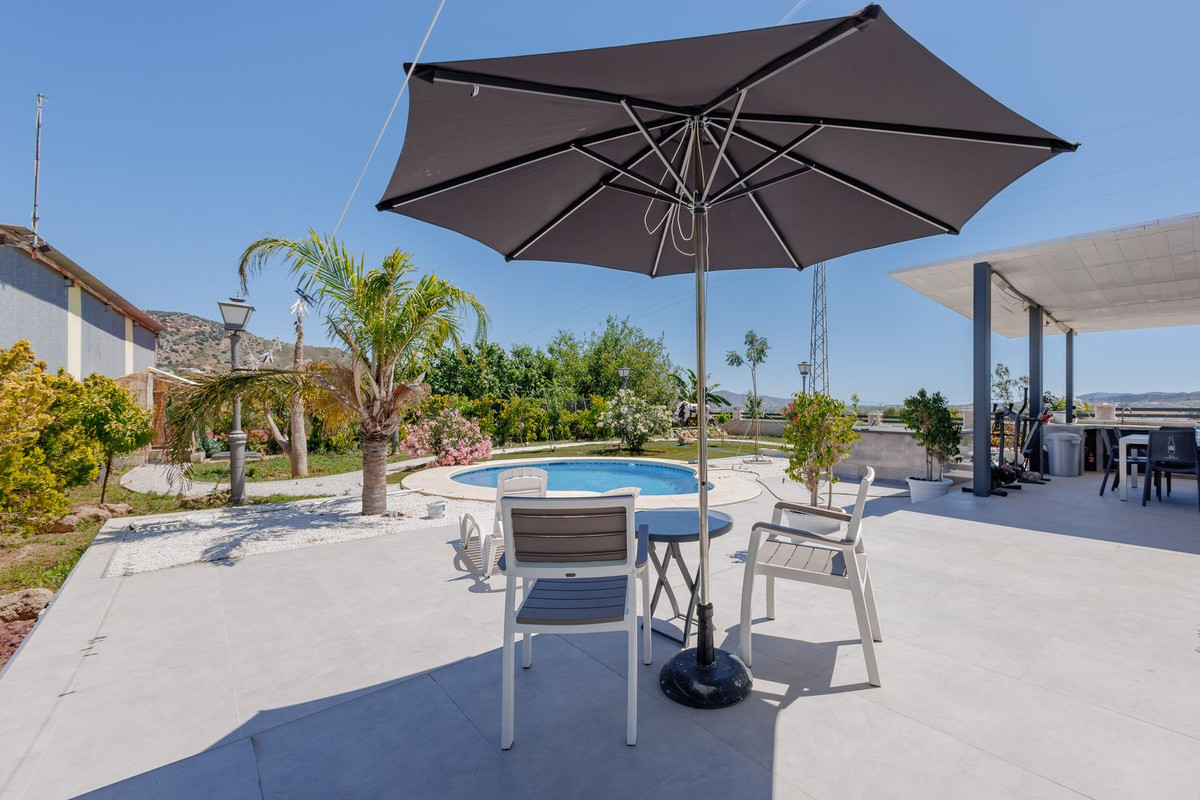 6 Bed Townhouse for sale in Coín Costa Del Sol, Málaga, Spain