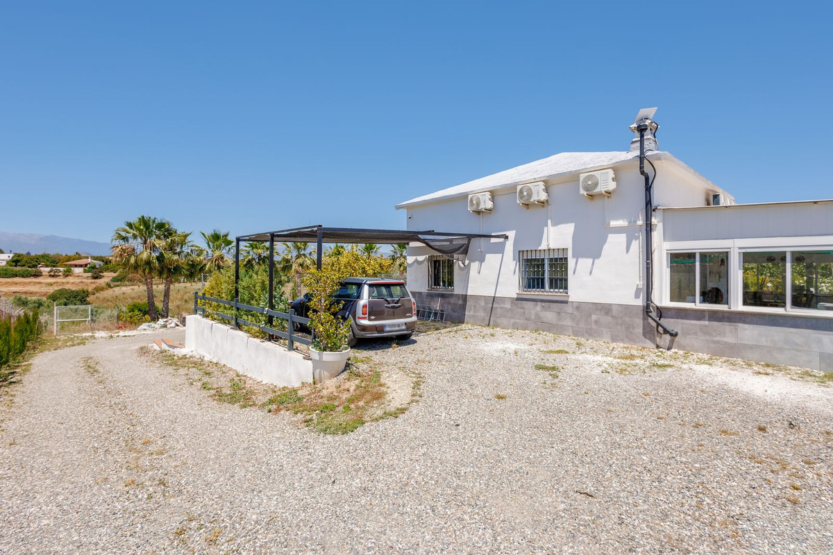6 Bed Townhouse for sale in Coín Costa Del Sol, Málaga, Spain