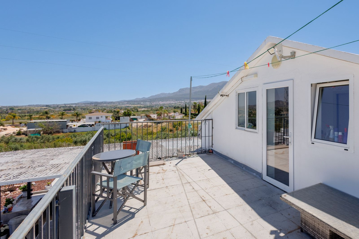 6 Bed Townhouse for sale in Coín Costa Del Sol, Málaga, Spain