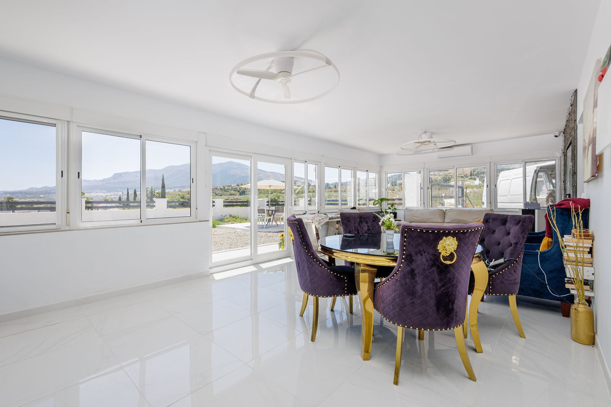6 Bed Townhouse for sale in Coín Costa Del Sol, Málaga, Spain