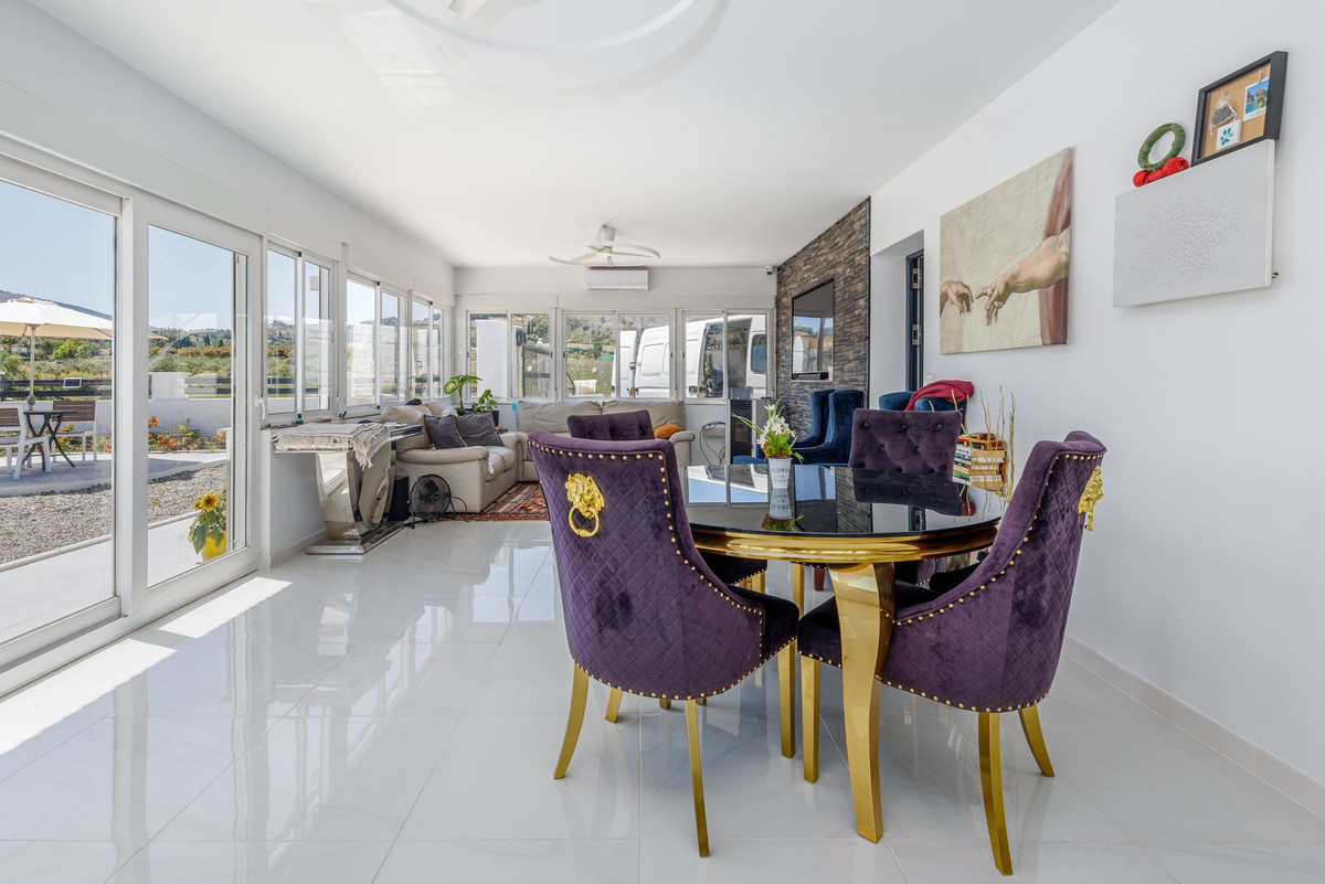 6 Bed Townhouse for sale in Coín Costa Del Sol, Málaga, Spain