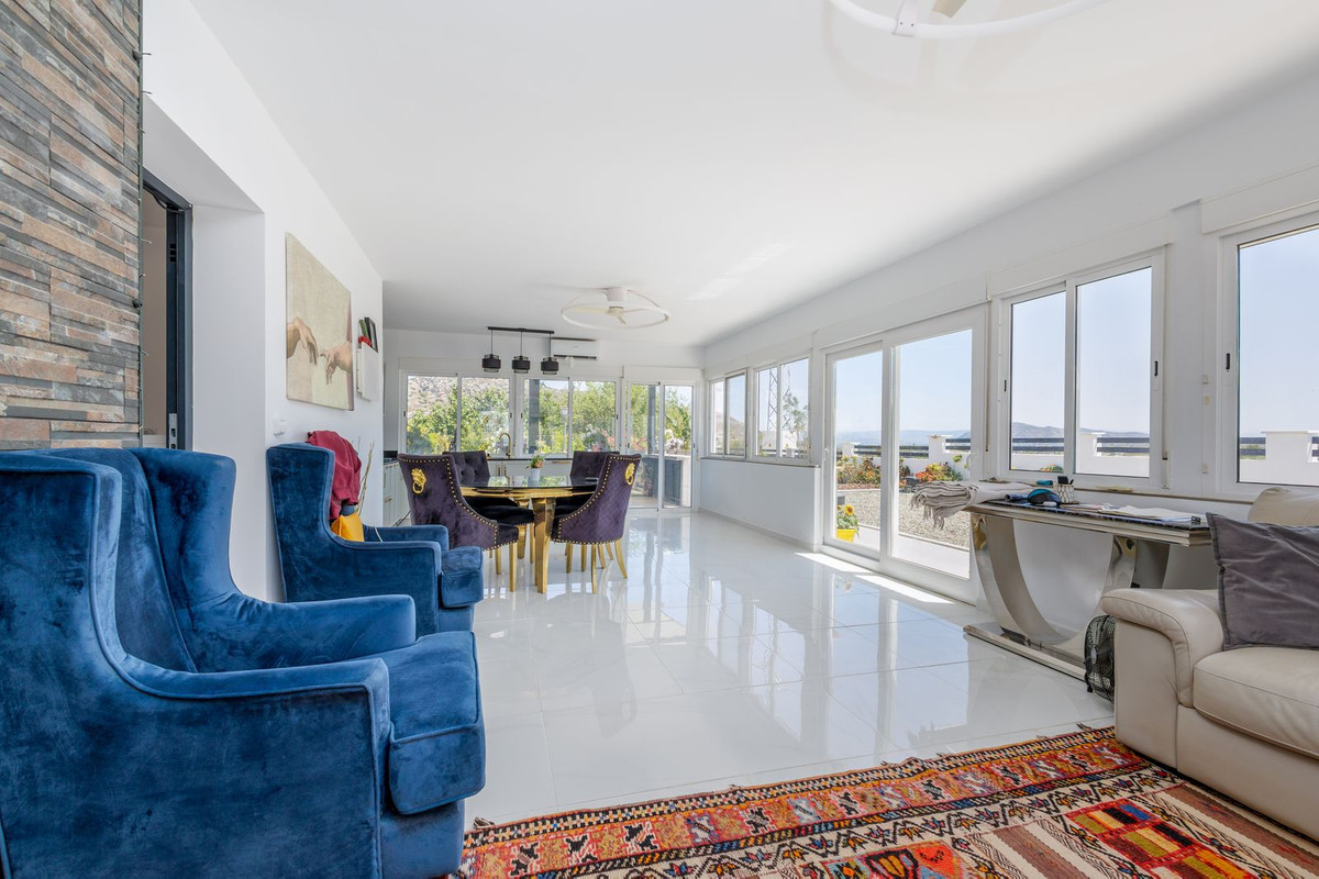 6 Bed Townhouse for sale in Coín Costa Del Sol, Málaga, Spain