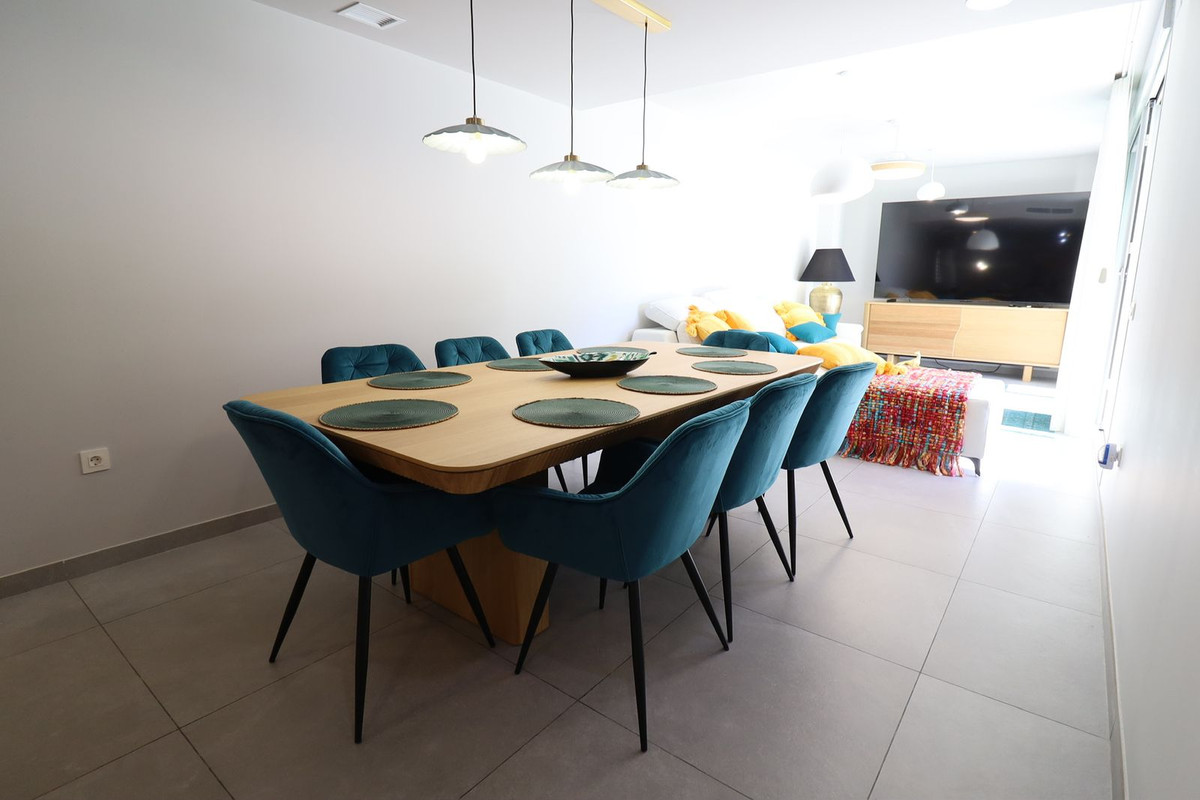 Se vende Apartamento Planta Baja de 3 dormitorios en Costa Del Sol, Málaga, España