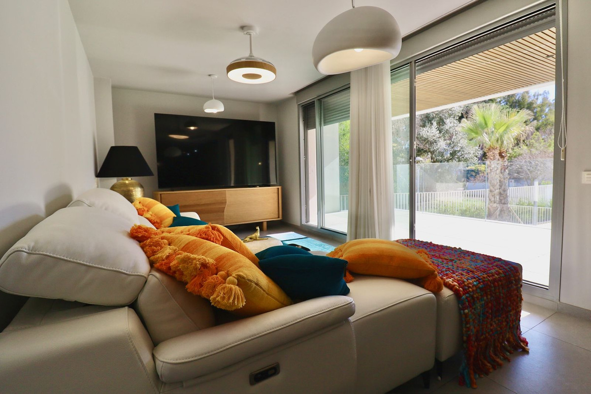 Se vende Apartamento Planta Baja de 3 dormitorios en Costa Del Sol, Málaga, España
