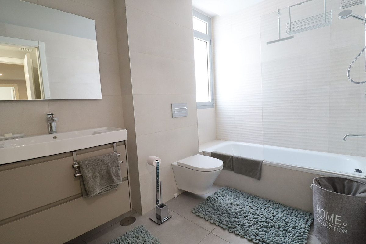 Se vende Apartamento Planta Baja de 3 dormitorios en Costa Del Sol, Málaga, España