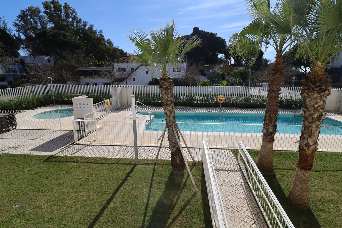 Se vende Apartamento Planta Baja de 3 dormitorios en Costa Del Sol, Málaga, España