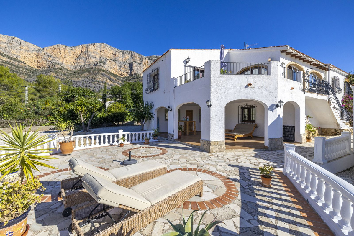 6 Bed Townhouse for sale in Javea Costa Blanca, Alicante, Spain