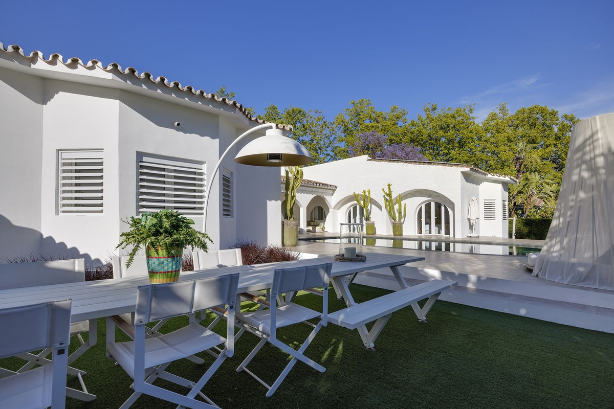 Se vende Villa - Chalet de 5 dormitorios en Costa Del Sol, Málaga, España