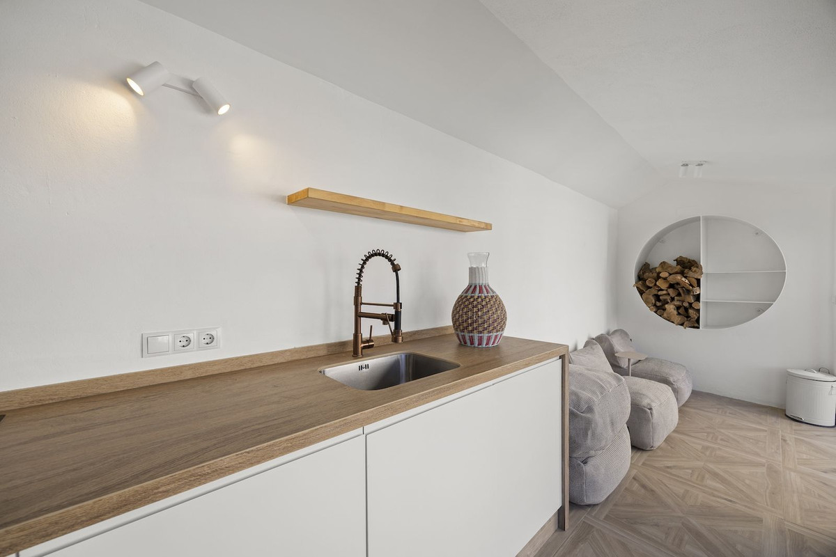 Se vende Villa - Chalet de 5 dormitorios en Costa Del Sol, Málaga, España