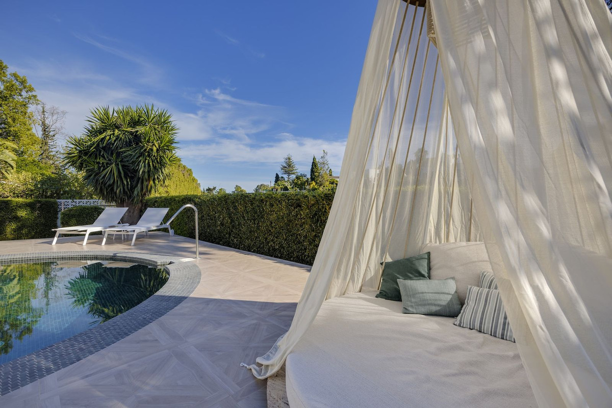 Se vende Villa - Chalet de 5 dormitorios en Costa Del Sol, Málaga, España