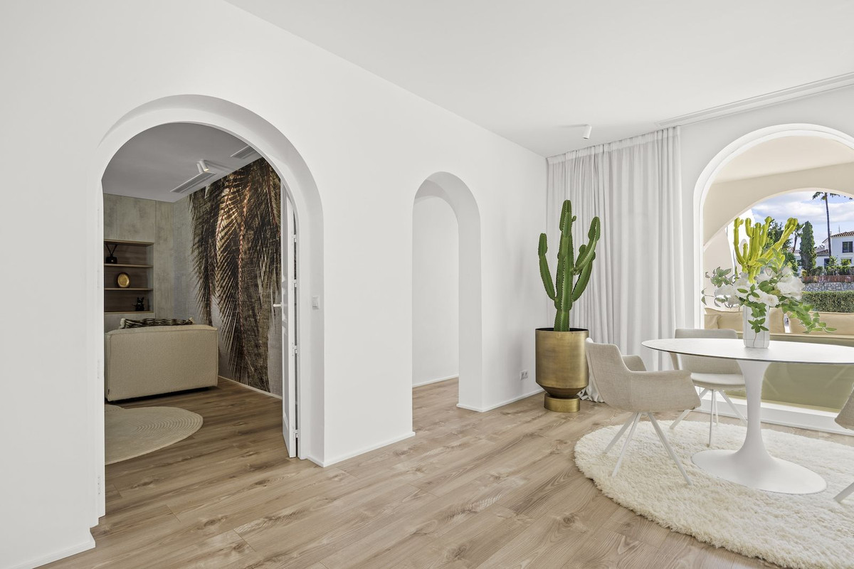 Se vende Villa - Chalet de 5 dormitorios en Costa Del Sol, Málaga, España