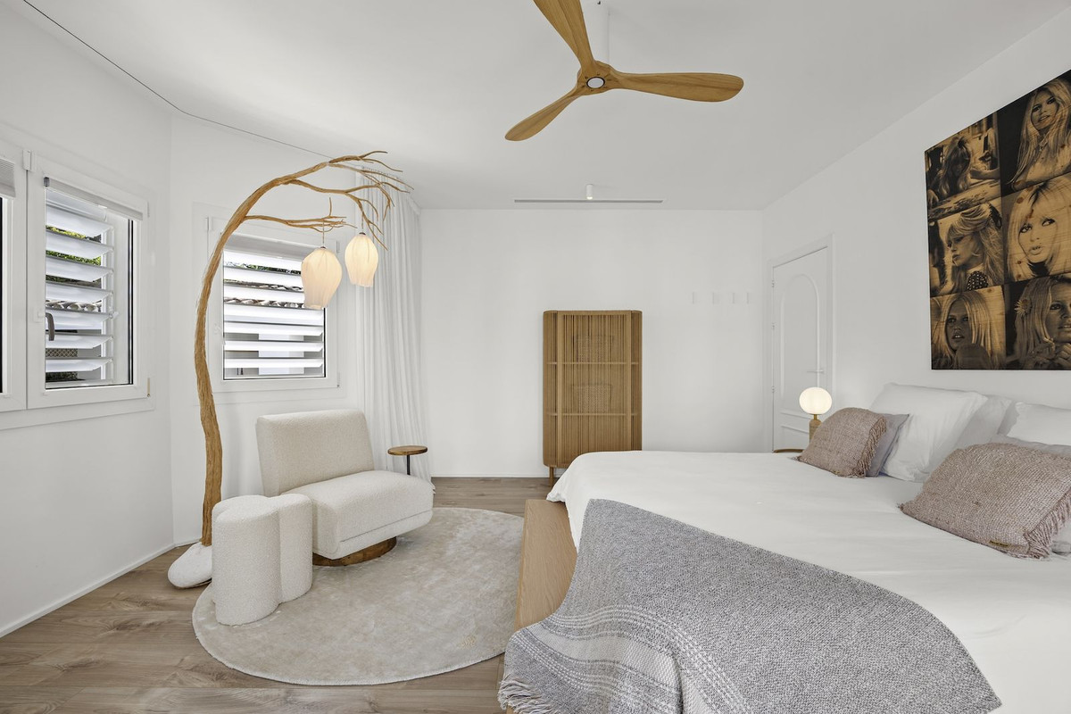 Se vende Villa - Chalet de 5 dormitorios en Costa Del Sol, Málaga, España
