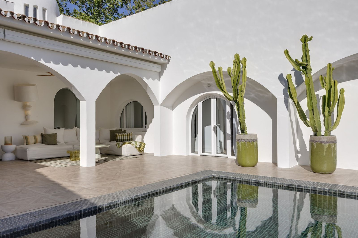 Se vende Villa - Chalet de 5 dormitorios en Costa Del Sol, Málaga, España
